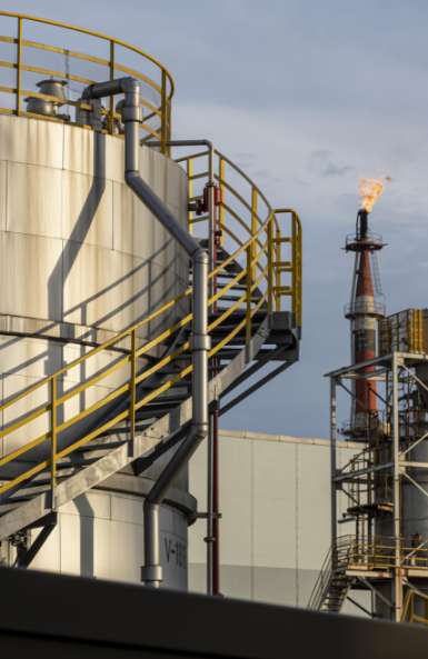 environmental-pollution-industry-exterior-daylight